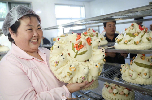 大媽賣饅頭3年 年銷1000萬(wàn)元，網(wǎng)友：我該賣燒餅還是賣饅頭？