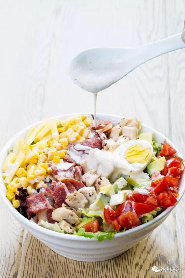 碎綠沙拉沈鋮：千萬(wàn)別在美團(tuán)、餓了么新店開(kāi)業(yè)拉單量！|餐飲界