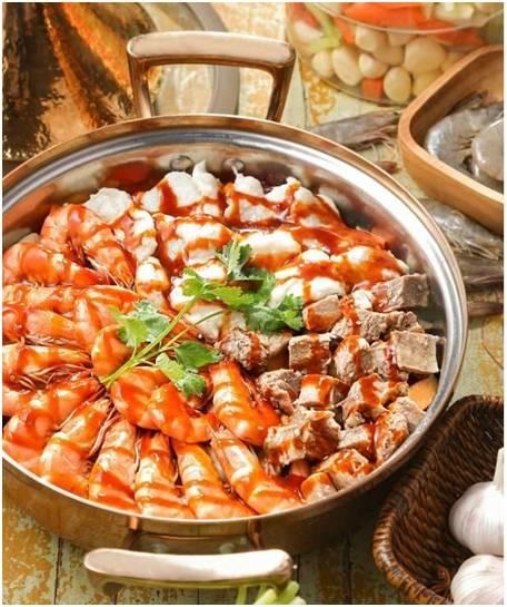 靠一道燜菜5年開(kāi)店600家，一年?duì)I收20億，這家店有什么不外傳的秘訣？