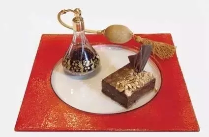 美國紐約曼哈頓出現(xiàn)最貴甜品，真心吃不起！|餐飲界