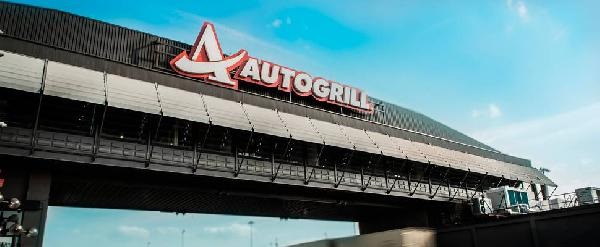 炙手可熱的“餐飲 ”新業(yè)態(tài)，70年前就被這家餐廳玩過(guò)了……