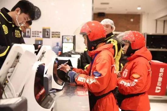 堂食向左、外賣向右，餐飲人正在被撕裂......你在哪邊？