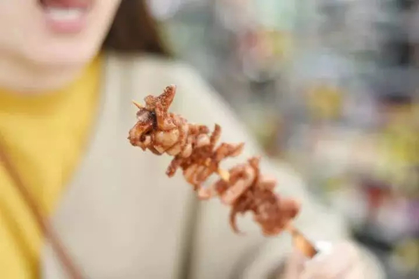 餐飲業(yè)的“老干媽”：17年不融資不加盟不打廣告，500多家店全直營(yíng)！|餐飲界