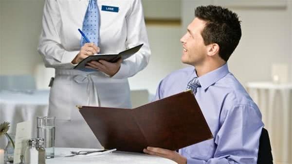 為什么許多餐廳在客人點(diǎn)完餐后，要馬上把菜單收走？