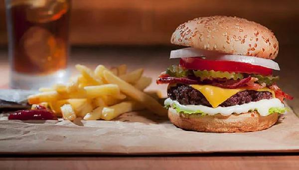 麥當(dāng)勞掀起價格戰(zhàn)！低價策略真的能創(chuàng)造奇跡嗎？|餐飲界