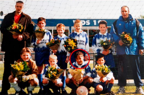 10年前他在餐廳洗碗，老板勸他放棄踢球，今天他是史上最貴的后衛(wèi)|餐飲界