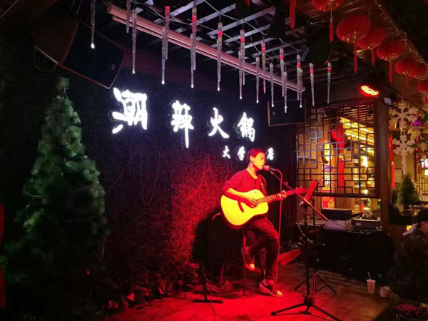 畢業(yè)就創(chuàng)業(yè)，大學生選擇哪個火鍋品牌才能穩(wěn)賺第一桶金