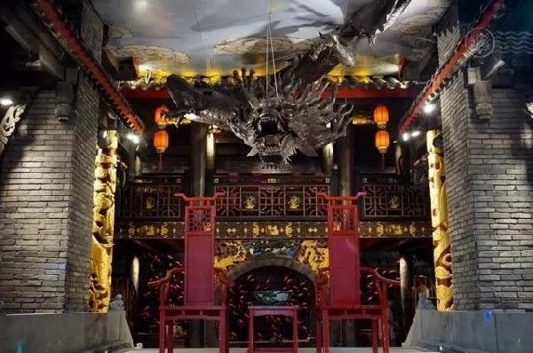 斥資千萬打造的火鍋店，到底長啥樣?