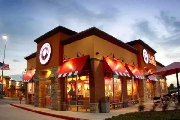 開遍全美47州，一年狂賺百億，這家中餐戰(zhàn)斗機(jī)為何不愿回國(guó)？