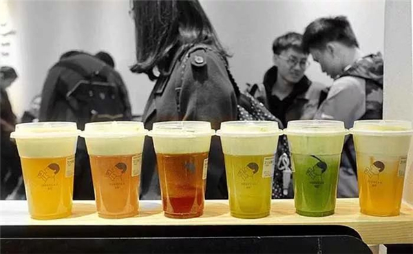 進商場、做營銷、拉投資......“喜茶們”真的很忙！|餐飲界