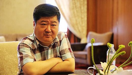 他靠4張餐桌起家15年成餐飲首富，今公司股票面臨拍賣或丟控制權(quán)