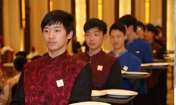 餐飲店長(zhǎng)的苦惱：對(duì)員工太嚴(yán)留不住人，太松又管不好，怎么辦？