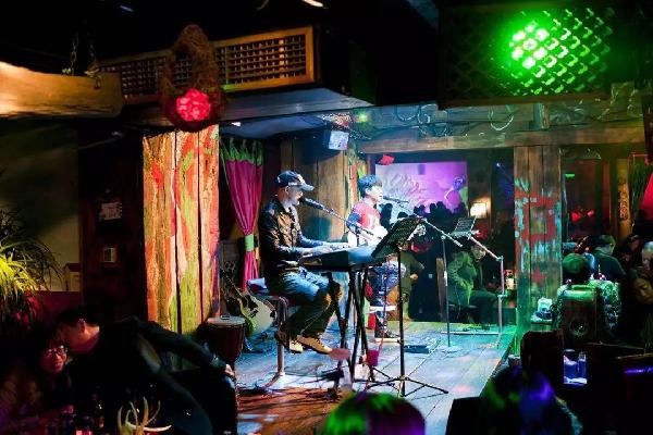 酒吧業(yè)不再“動物兇猛”？拓寬流量入口與用戶爭奪還得靠互聯網化