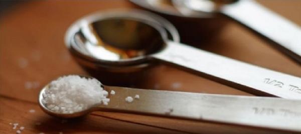 鹽吃多了變傻，吃少了又容易死......到底要我怎樣？