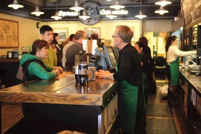 咖啡市場(chǎng)模式兩極分化態(tài)勢(shì)明顯，第三空間VS新零售的對(duì)抗？