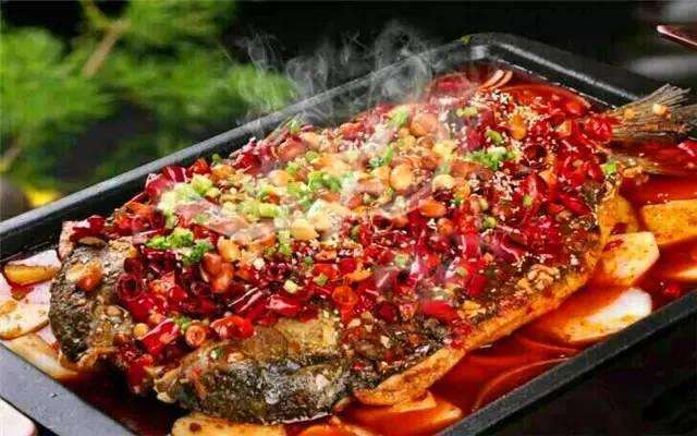 縱有萬(wàn)般風(fēng)情，不及同桌的蛙烤魚銷魂