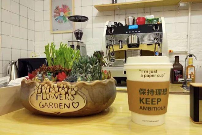 四線小城咖啡館，好評超星巴克，不花錢成當(dāng)?shù)鼐W(wǎng)紅，它是如何做到的？