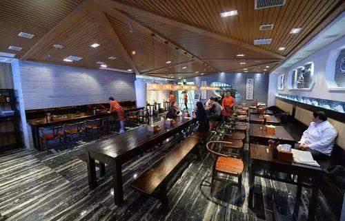 孟非的小面連關(guān)3店，品類紅利一過，小面市場(chǎng)一地雞毛！