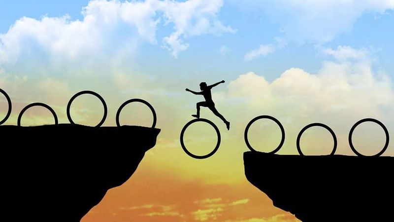 餐飲創(chuàng)業(yè)三段式：品牌被宣戰(zhàn)后，他被迫懂了一些商業(yè)反擊術(shù)