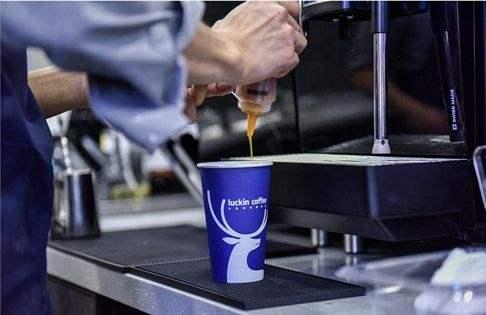 瑞幸咖啡起訴星巴克：這樣的“碰瓷+燒錢營銷”是否用力過猛？