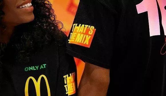 這是為什么呢？美國(guó)麥當(dāng)勞賣起了衣服！