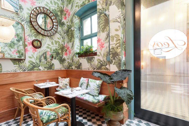 What？美國(guó)上萬(wàn)家餐廳集體進(jìn)行改造，植物壁紙成餐廳設(shè)計(jì)主流趨勢(shì)