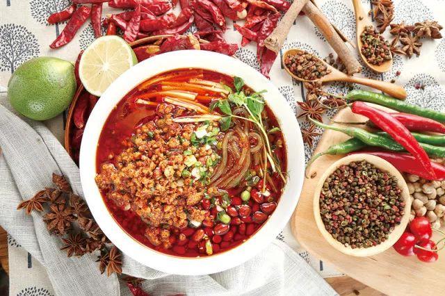 獲千萬級融資，粉絲過百萬！網(wǎng)紅美女把酸辣粉賣到全世界！