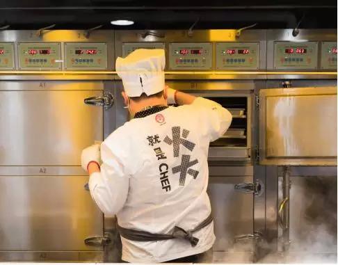 十年，三次升級，看72街創(chuàng)始人周明如何在標準化快餐中尋找突破？