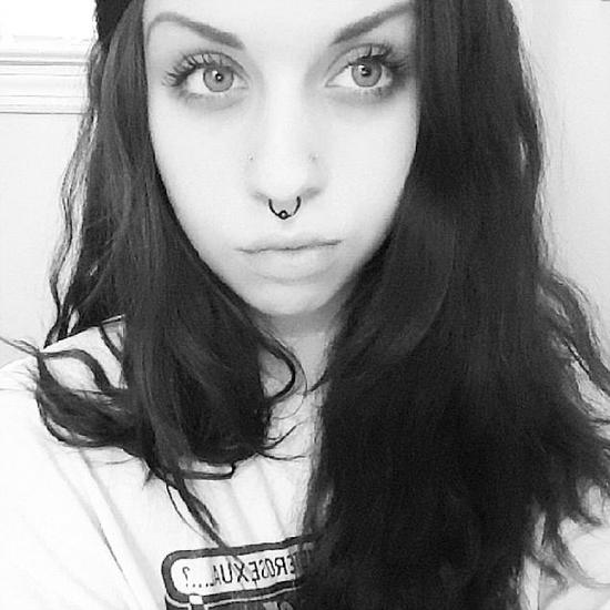 男子餐廳伸咸豬手摸屁股 反遭女服務生重摔在地