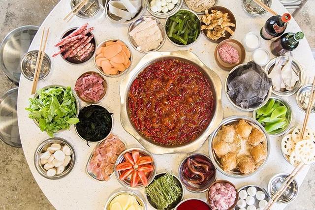 幾家歡喜幾家愁的火鍋市場，為何川味火鍋能夠經(jīng)久不衰？｜餐見