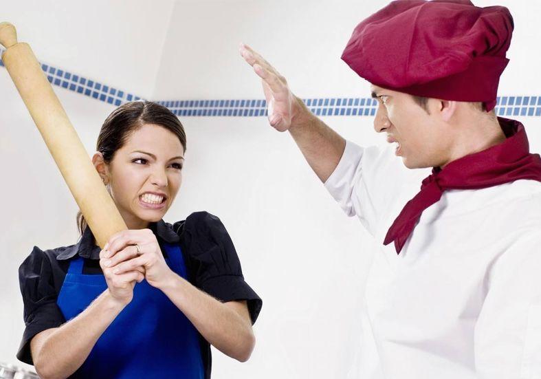 店長(zhǎng)和廚師長(zhǎng)又開(kāi)打，老板用水管才把他們“澆”開(kāi)|餐飲界