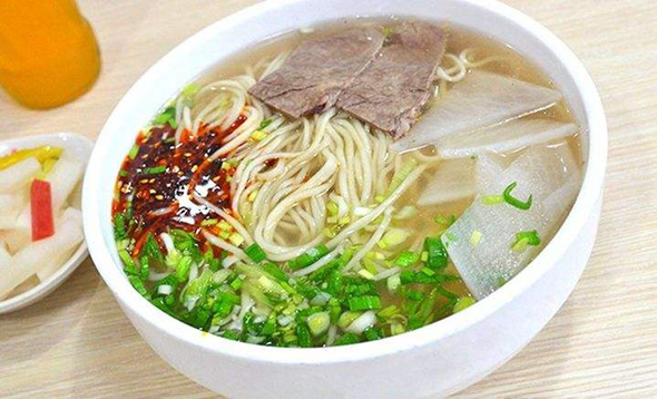 蘭州機(jī)場回應(yīng)“天價(jià)牛肉面”：78元是套餐價(jià)不是單碗面