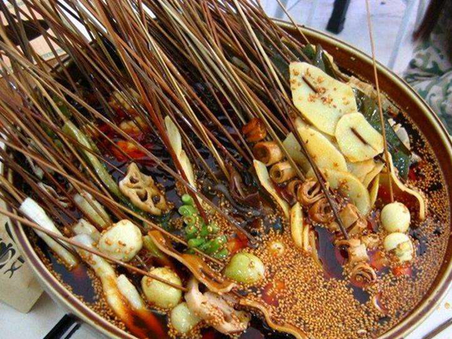 這就是餐飲江湖：一串串店低價(jià)酬賓，引隔壁老板打上門來(lái)