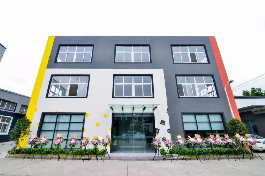 無奈宣布裁員，瑞幸和連咖啡已迫近星巴克腹地？