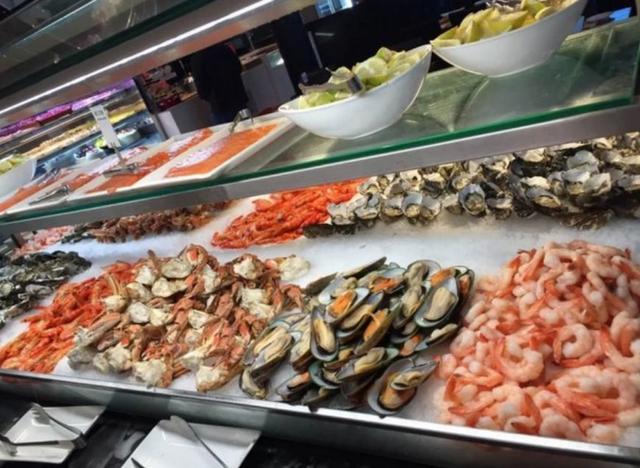 自助餐老板：我們餐廳會吃倒？只要有人喜歡吃海鮮，我就能賺翻！