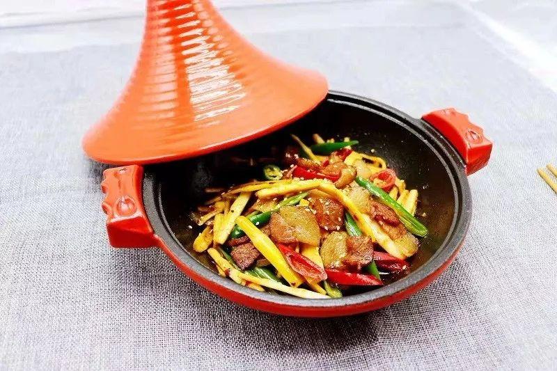 80后逆向思考，做“年輕版黃記煌”，2年開出118店