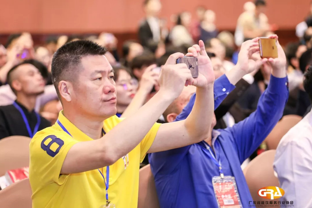 第四屆中國餐飲業(yè)商業(yè)模式論壇圓滿落幕，600位餐飲精英齊聚探討新時(shí)期、新餐飲、新模式