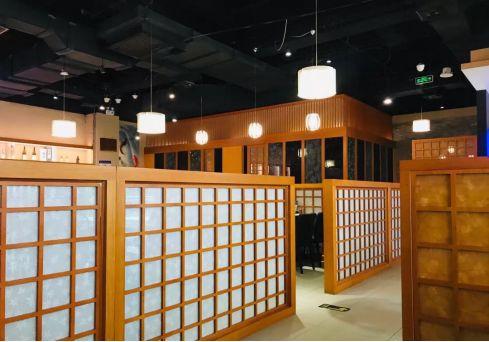 在競(jìng)爭(zhēng)激烈的日料紅?！耙倭⒉坏埂保@家日料老店做對(duì)了什么？