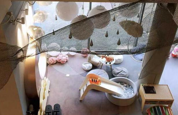 董璇的餐廳不吃飯也收錢(qián)，親子消費(fèi)一天近千元