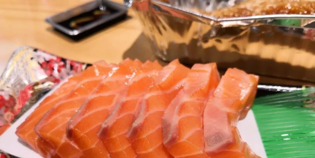 “猝死”的“壽司之神”， 又一個(gè)踩到“紅線”的網(wǎng)紅！ | 餐見(jiàn)