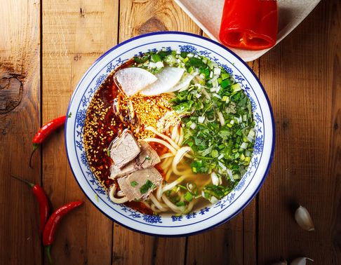 又一大新星牛肉拉面品牌橫空出世，名字叫做“筷三國”|餐飲界