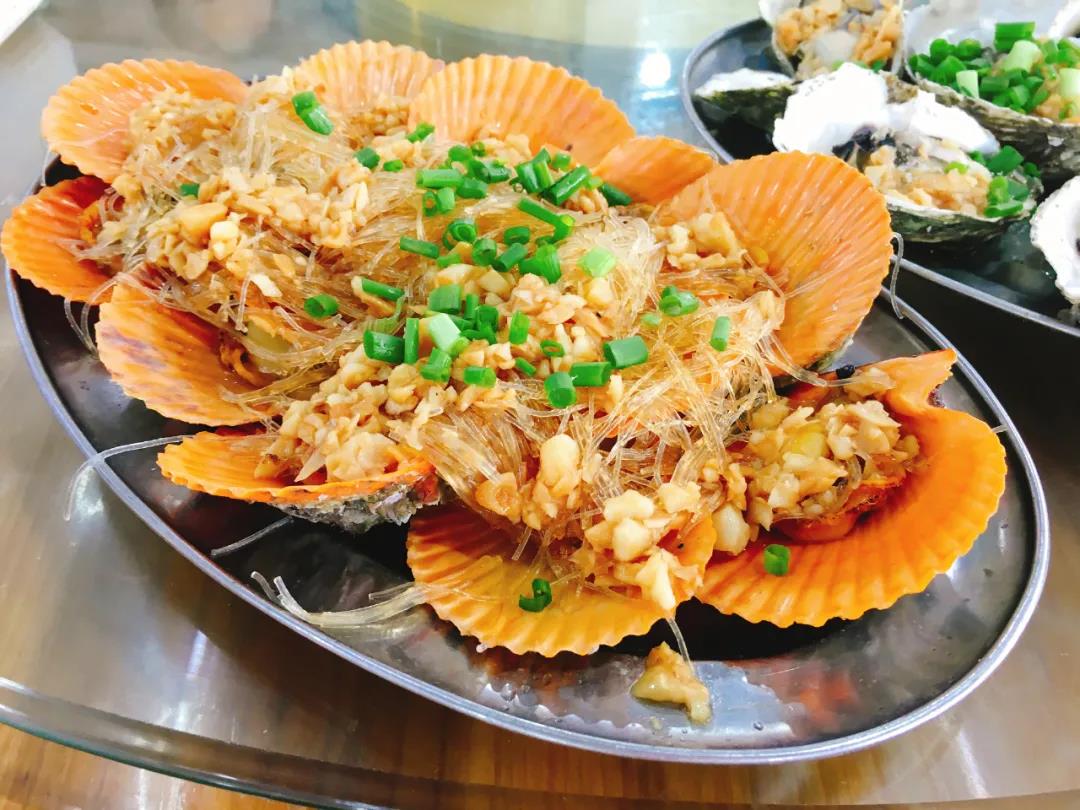 餐飲大事件201期｜瑞幸咖啡開賣口紅、面膜；必勝客或關(guān)店300家；海底撈進(jìn)軍“團(tuán)餐”|餐飲界