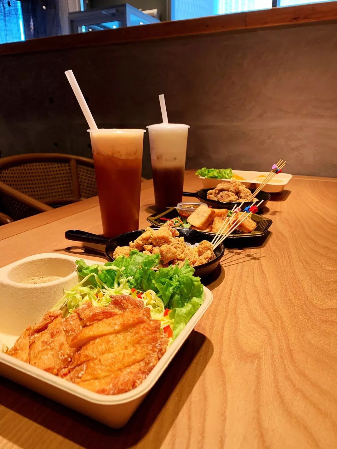 餐飲大事件213期 |麥當勞、星巴克巨資布局中國咖啡市場，吉野家開挖家庭場景，2020中國線上外賣排行榜出爐|餐飲界