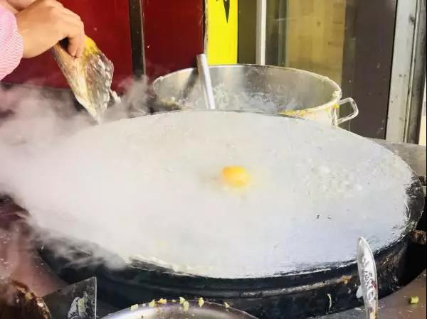 賣煎餅?zāi)曩?00萬(wàn)，買7套房？餐飲并沒(méi)有想象中那么暴利！