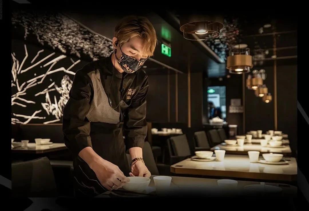 餐飲大事件236期 | 小龍蝦跌出歷史最低價、“太二”推川菜子品牌“太二前傳”、上海21家假CoCo被查|餐飲界