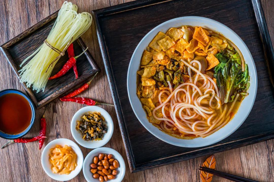 小吃大賽道，新進(jìn)入品牌如何破局？