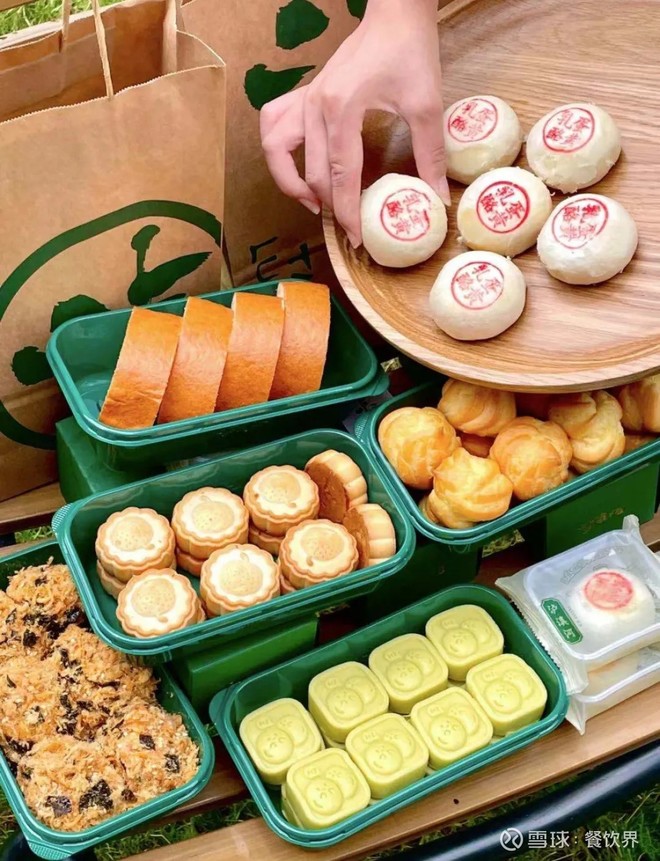 傳統(tǒng)烘焙閉店潮與新中式烘焙融資熱，千億級(jí)烘焙市場如何破局？