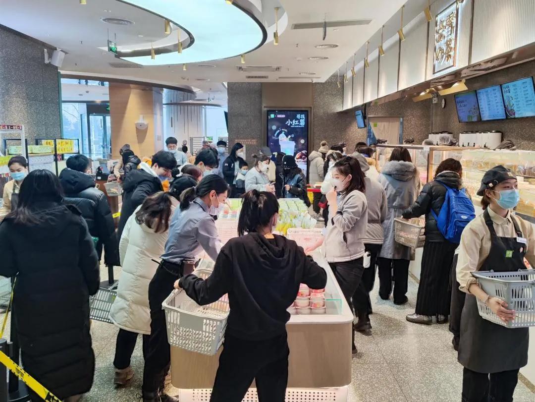 奈雪哈爾濱單店日營收40萬刷新紀(jì)錄，店員開工喜提獎金萬余元