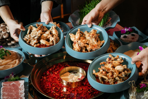 天天排隊(duì)店店爆滿，蛙二爺憑什么有如此大的吸引力？