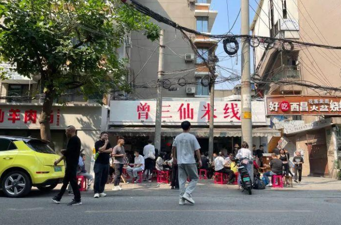 日營(yíng)業(yè)額2萬(wàn)的米線店，有哪些過(guò)人之處？|餐飲界